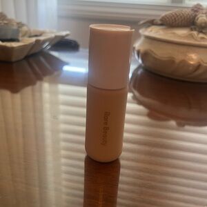 Rare Beauty Positive Light Tinted Moisturizer
SPF 20 Sunscreen
26W